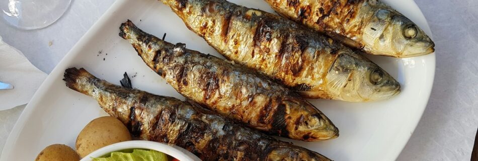 four chicharros fritos, or fried horse mackerel